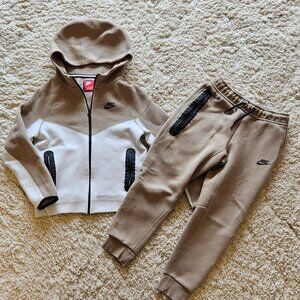 Boys Nike Sweatsuit